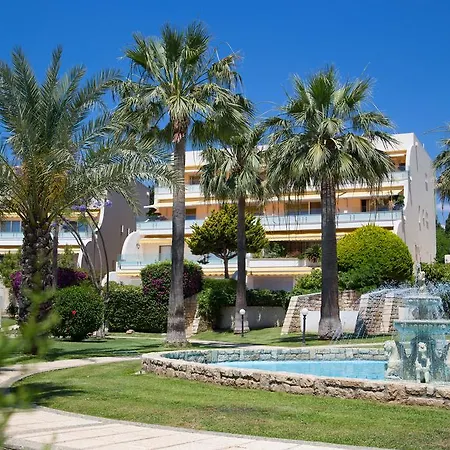 3 Bedroom D102 On The Beach At Thera Apartment