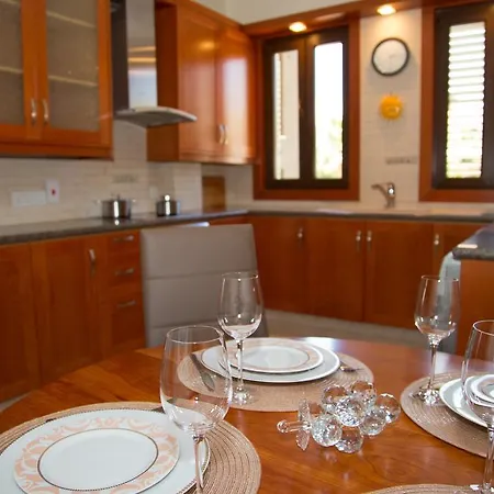 3 Bedroom D102 On The Beach At Thera Apartment *